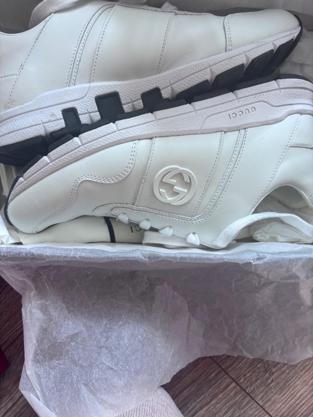 Gucci sneakers/Tennis shoes